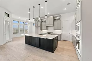12055 Lk Vw Blvd, Mont Belvieu, TX 77523 - Photo 8
