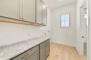 12055 Lk Vw Blvd, Mont Belvieu, TX 77523 - Photo 14