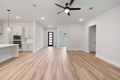 13660 Armstrong Street, Conroe, TX 77303 - Photo 8