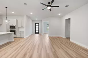 13660 Armstrong St, Conroe, TX 77303 - Photo 8