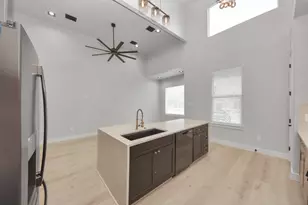 4630 Larkspur St, Houston, TX 77051 - Photo 4