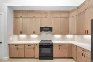 4630 Larkspur St, Houston, TX 77051 - Photo 8