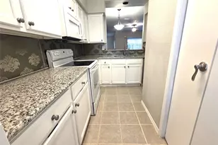 7727 Cambridge St, Houston, TX 77054 - Photo 8
