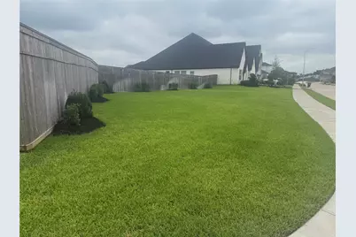 9911 Deep Water Dr, Missouri City, TX 77459 - Photo 2