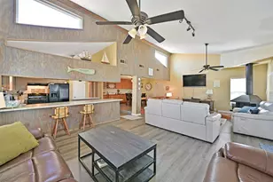 206 Galleon Dr, Freeport, TX 77541 - Photo 8