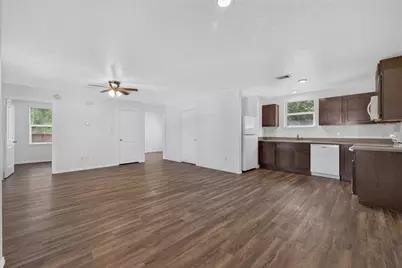 1122 Cedar Creek Drive, Conroe, TX 77301 - Photo 8