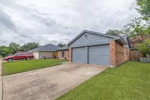 7307 Sunlight Ln, Houston, TX 77095 - Photo 2