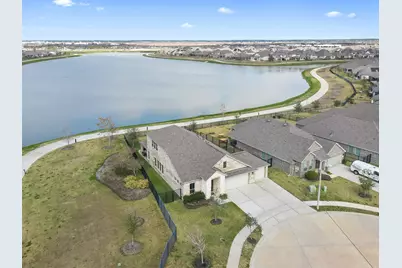 2405 Arbor Edge Crossing, La Marque, TX 77568 - Photo 2