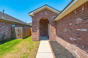123 Sunset Falls Dr, La Marque, TX 77568 - Photo 6