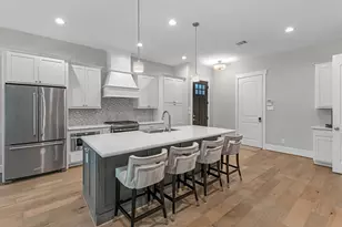 11 Thorpe Ln, Spring, TX 77389 - Photo 6