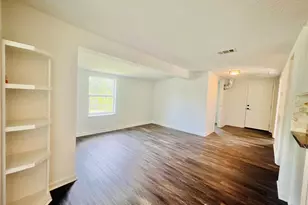 202 Snug Harbor Dr, Liverpool, TX 77577 - Photo 8