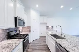907 Youth Water Rd, Montgomery, TX 77316 - Photo 10