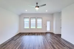 907 Youth Water Rd, Montgomery, TX 77316 - Photo 8