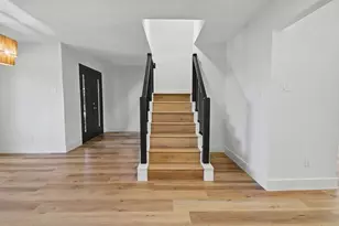 10627 Inwood Dr, Houston, TX 77042 - Photo 8