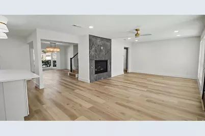 10627 Inwood Drive, Houston, TX 77042 - Photo 12