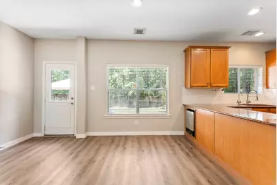 10 Otter Lodge Place, The Woodlands, TX 77382 - Photo 14