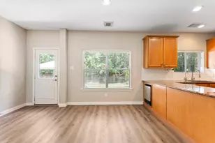 10 Otter Lodge Pl, The Woodlands, TX 77382 - Photo 14