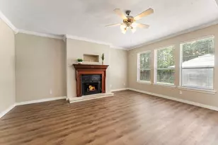 10 Otter Lodge Pl, The Woodlands, TX 77382 - Photo 10