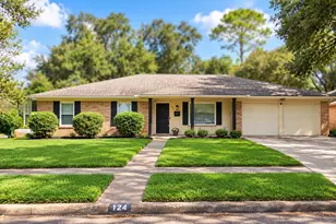 124 Dogwood St, Sugar Land, TX 77478 - Photo 1
