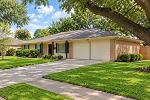 124 Dogwood St, Sugar Land, TX 77478 - Photo 1