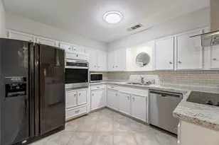 124 Dogwood St, Sugar Land, TX 77478 - Photo 16