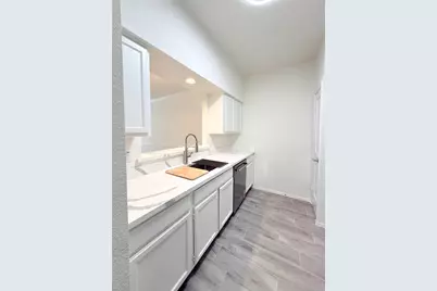 17497 Red Oak Drive #7497, Houston, TX 77090 - Photo 8