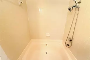 17497 Red Oak Dr, Houston, TX 77090 - Photo 28