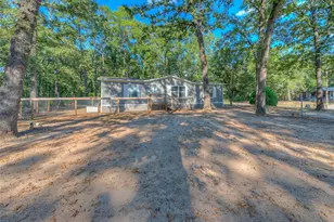 767 Windwood Dr, Livingston, TX 77351 - Photo 2