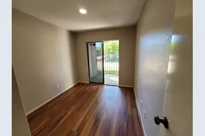 2814 S Bartell Drive #10, Houston, TX 77054 - Photo 2