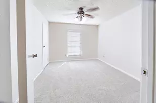 1515 Sandy Springs Rd, Houston, TX 77042 - Photo 16