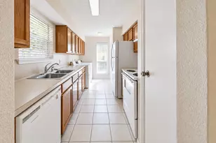 1515 Sandy Springs Rd, Houston, TX 77042 - Photo 8