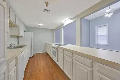 2119 Strand St #2B, Galveston, TX 77550 - Photo 8