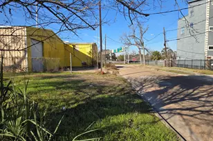 405 Eichwurzel Ln, Houston, TX 77009 - Photo 8