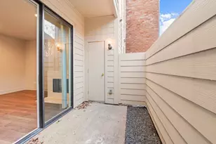 2829 Timmons Ln, Houston, TX 77027 - Photo 8