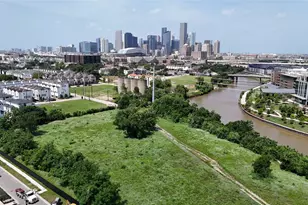 2704 Freund St, Houston, TX 77003 - Photo 6