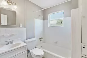 1130 7th Ave N, Texas City, TX 77590 - Photo 12