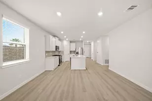 2625 Village Azalea Dr, Texas City, TX 77568 - Photo 8