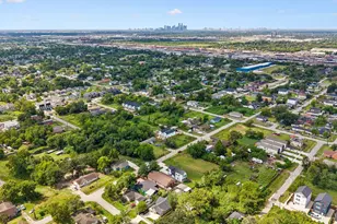 8027 Betty Boop St, Houston, TX 77028 - Photo 48