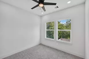 8027 Betty Boop St, Houston, TX 77028 - Photo 18