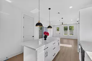 8027 Betty Boop St, Houston, TX 77028 - Photo 6