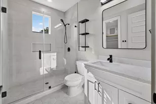 8027 Betty Boop St, Houston, TX 77028 - Photo 22