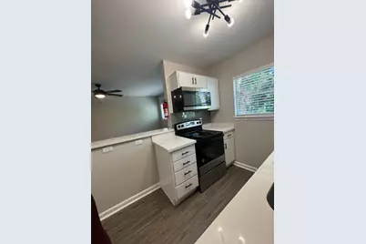 1225 W 25th Street #2, Houston, TX 77008 - Photo 8