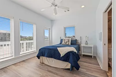 1640 Windsong Way, Tiki Island, TX 77554 - Photo 20