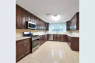 813 Glen Hollow Court, Conroe, TX 77385 - Photo 2