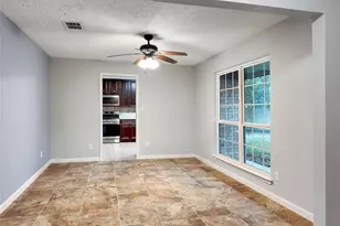 813 Glen Hollow Ct, Conroe, TX 77385 - Photo 8