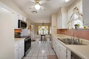 6230 Knoll West Dr, Houston, TX 77072 - Photo 10