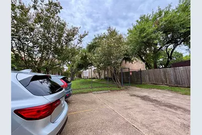 8712 Wilcrest Drive #8712, Houston, TX 77099 - Photo 18