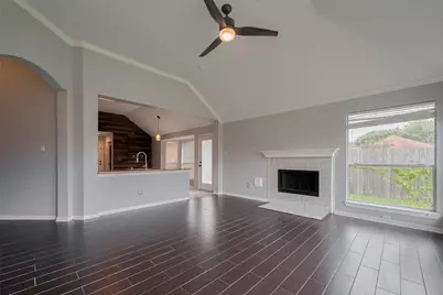 311 N Esplanade Lane, Stafford, TX 77477 - Photo 8