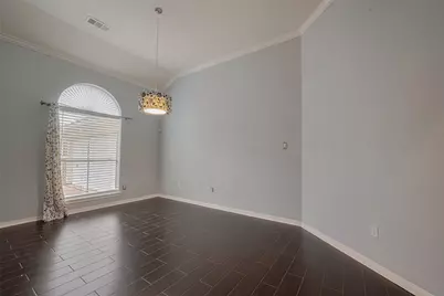 311 N Esplanade Lane, Stafford, TX 77477 - Photo 4