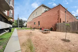 1900 Genesee St, Houston, TX 77006 - Photo 36